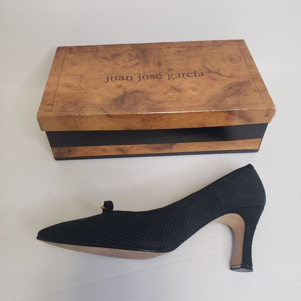 Juan Jose Garcia black leather textured dress heels pumps size 7.5 - Picture 2 of 11
